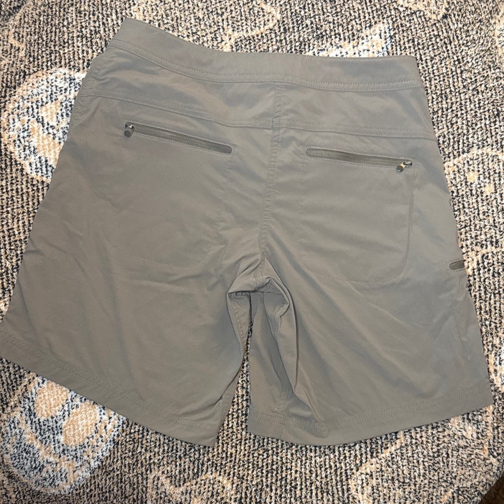 L.L Bean Water-Repellent Comfort Trail Shorts, Mid-Rise - Picture 5 of 7